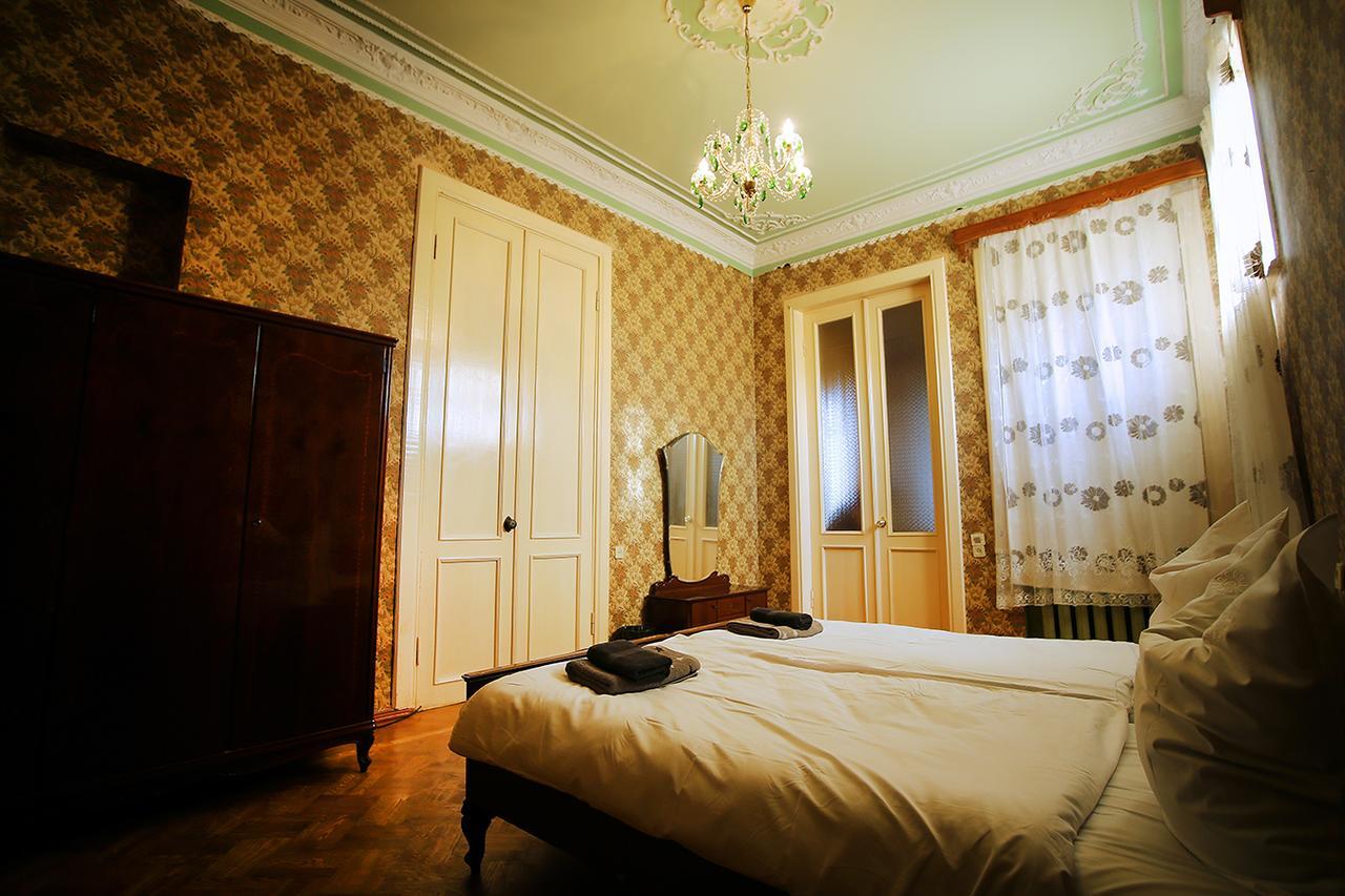 Guest House Old Kutaisi Exterior photo