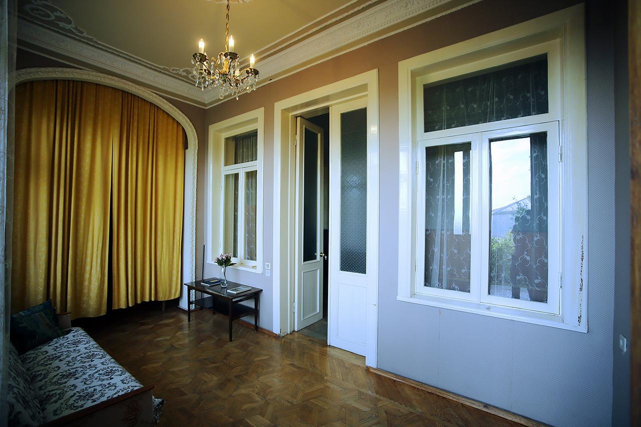 Guest House Old Kutaisi Exterior photo