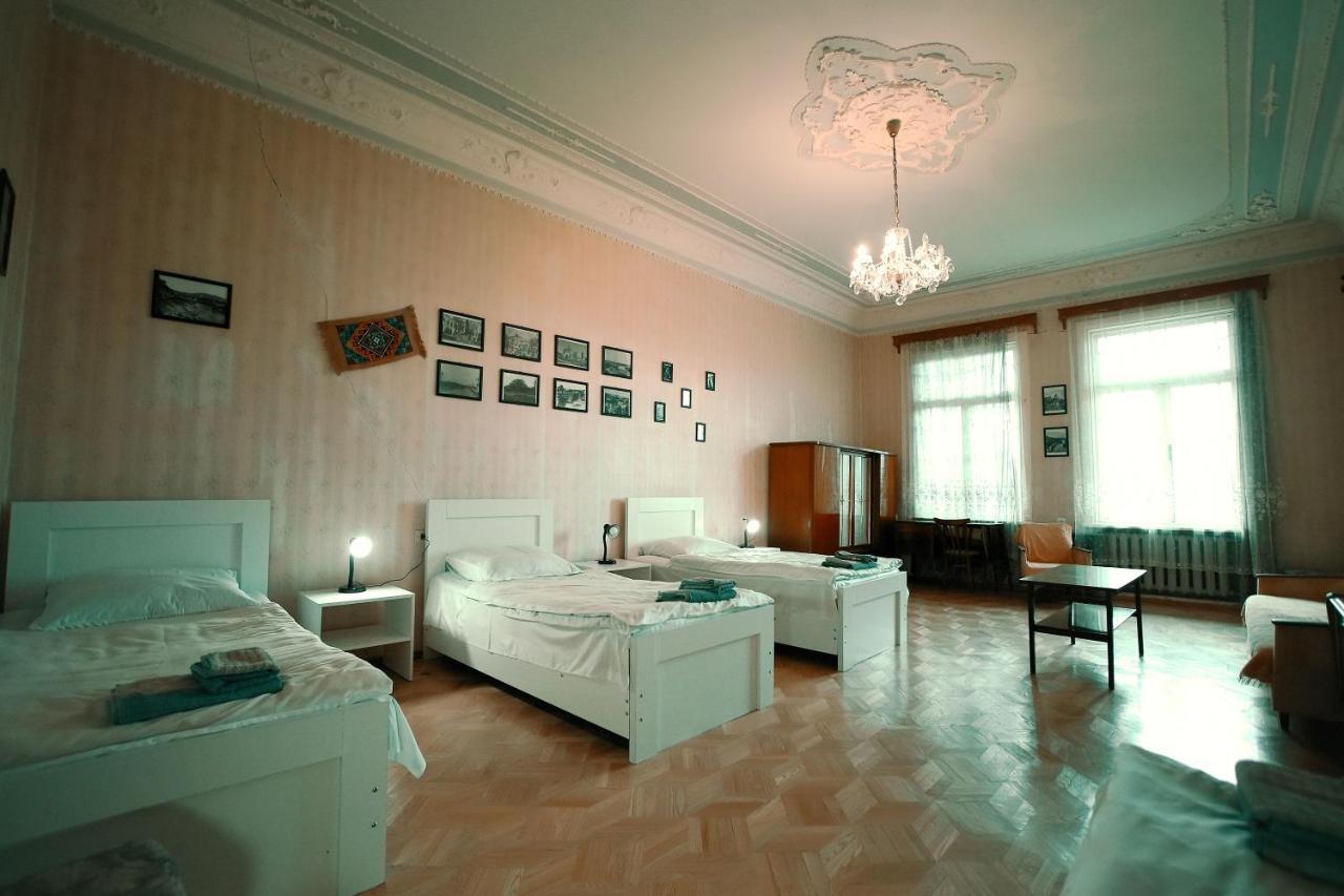 Guest House Old Kutaisi Exterior photo
