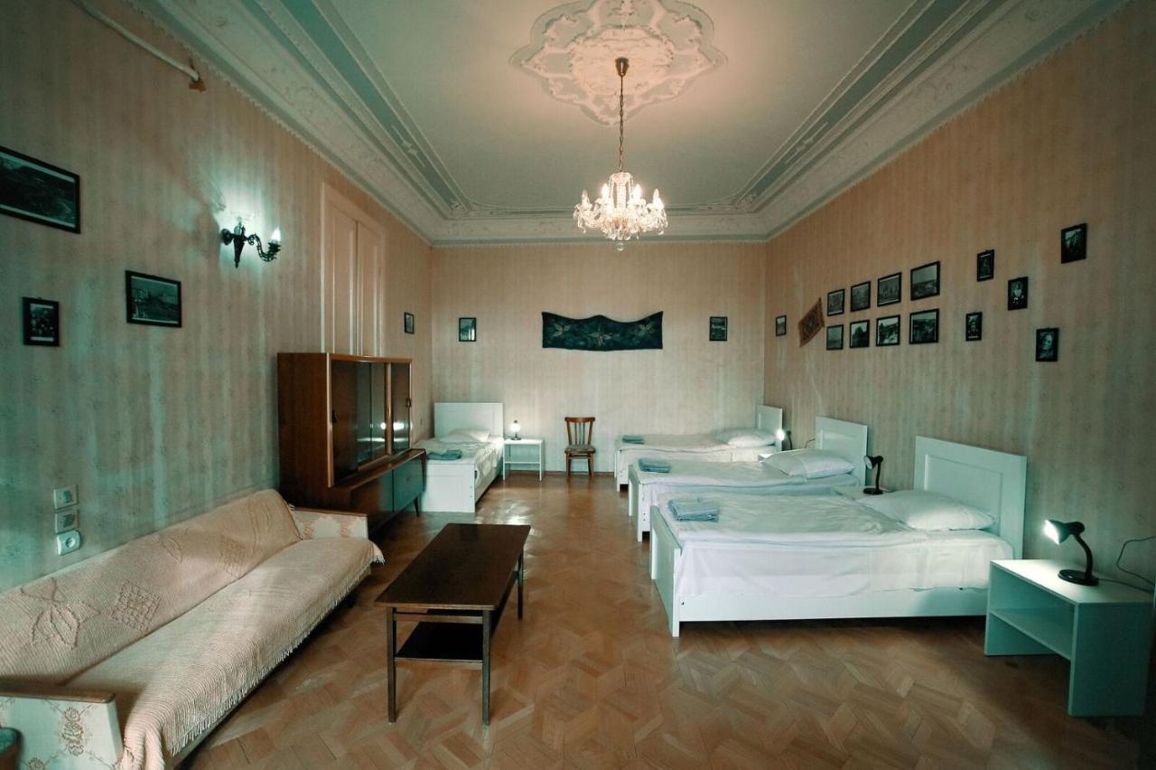 Guest House Old Kutaisi Exterior photo