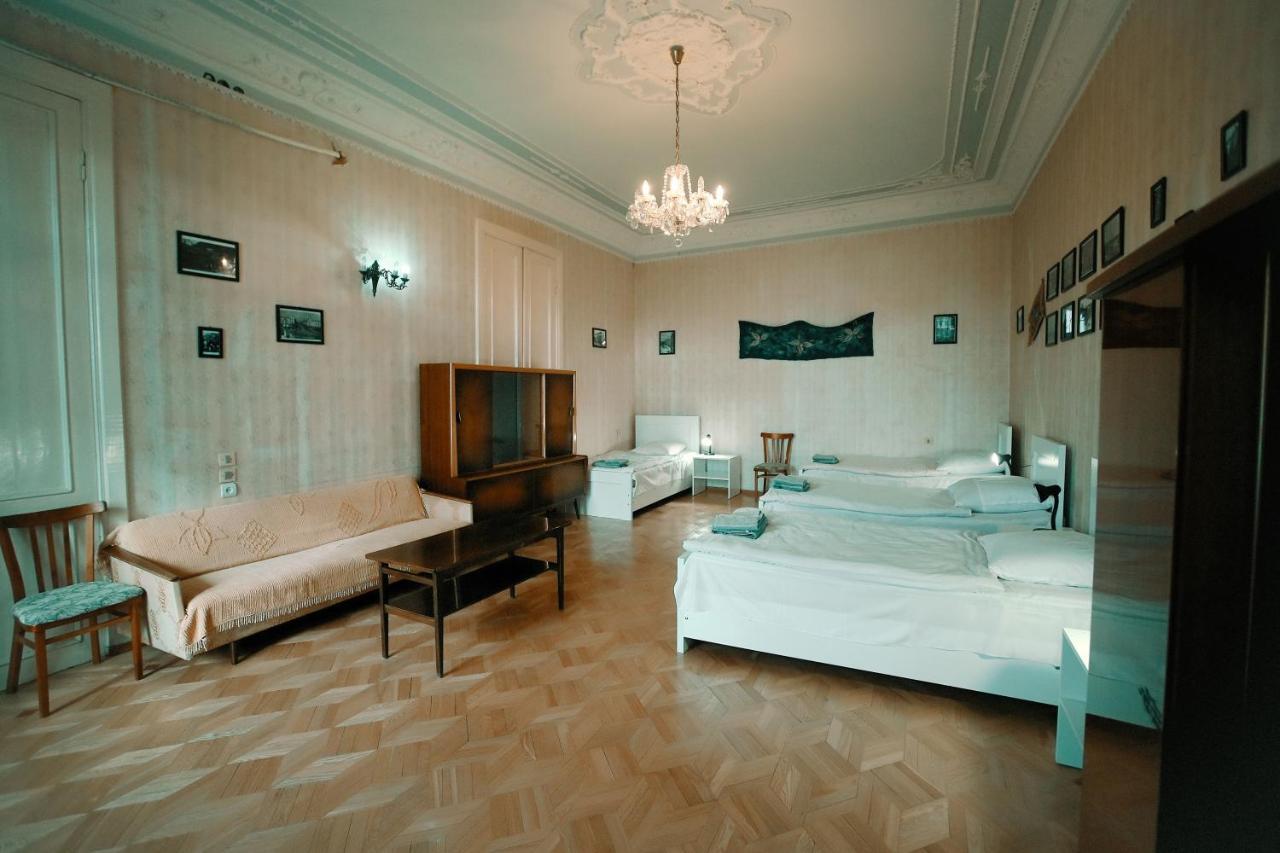 Guest House Old Kutaisi Exterior photo