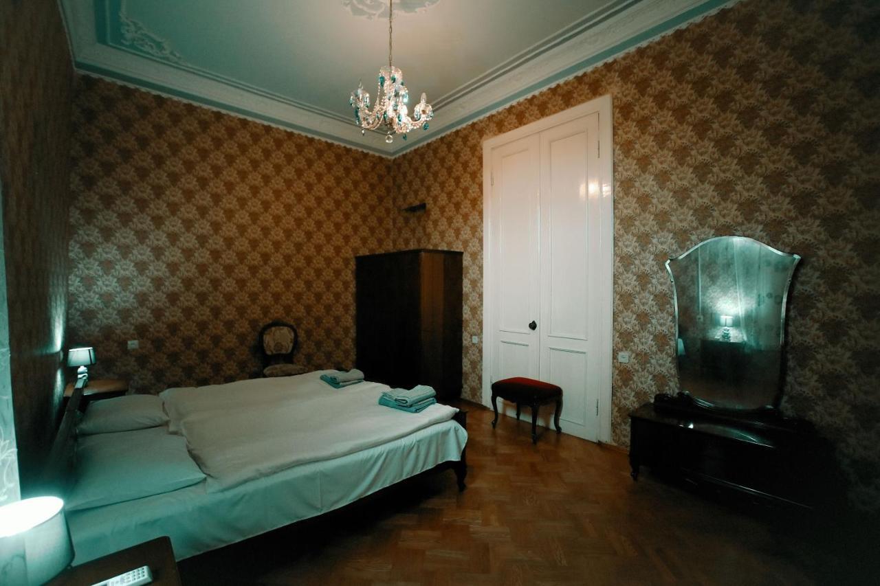 Guest House Old Kutaisi Exterior photo